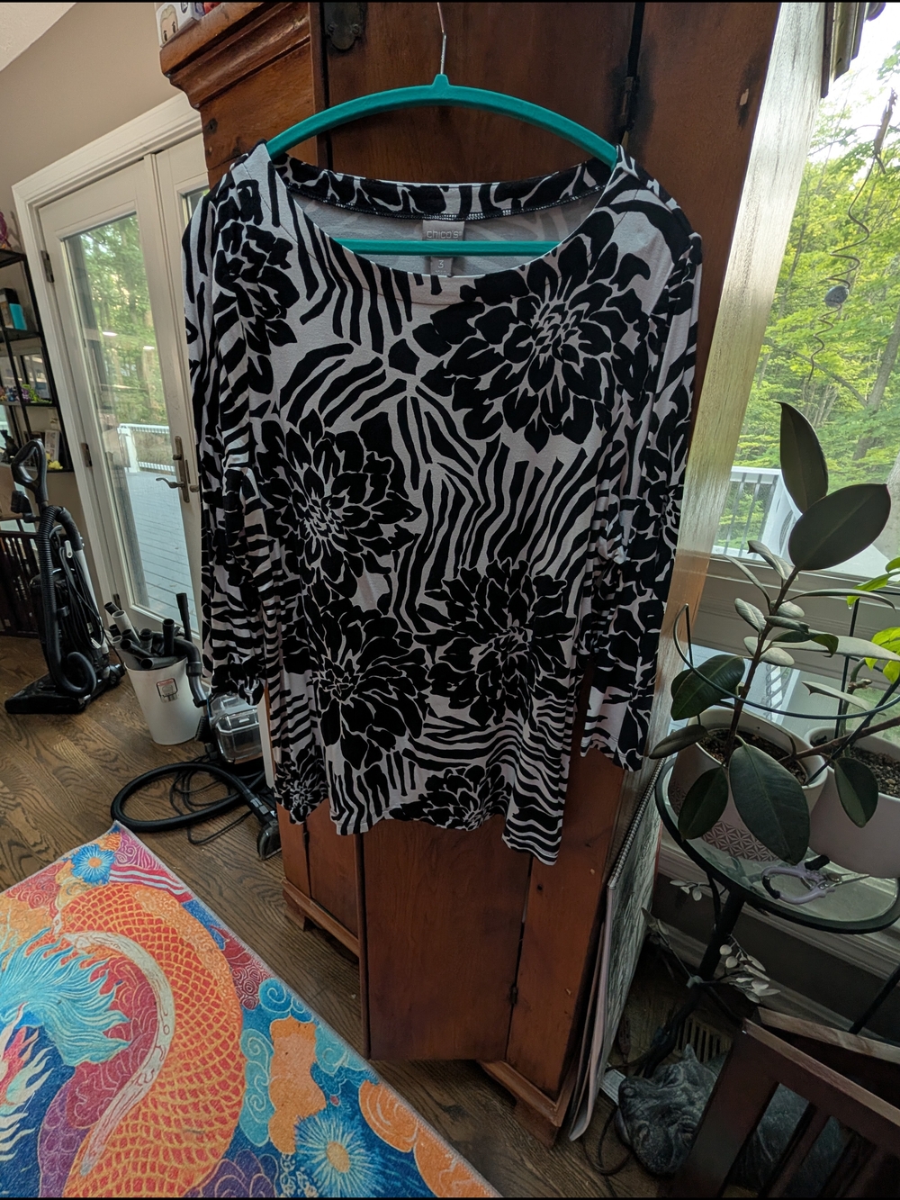 Chico's Black & White Floral Zebra Print Long Sleeve Top